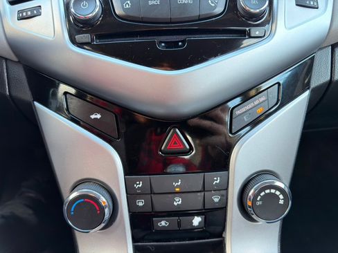 Used 2016 Chevrolet Cruze LT w/ Technology Package image 17