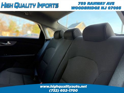 Used 2021 Kia Forte LXS image 40