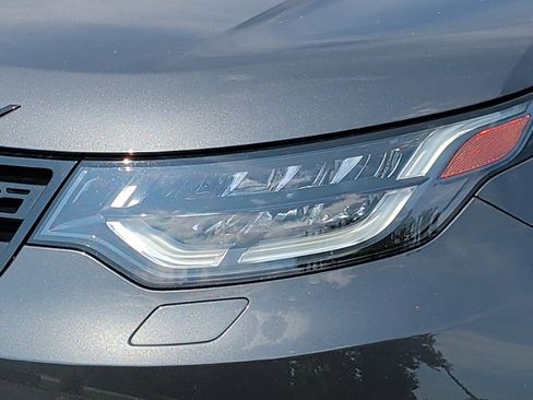 Used 2018 Land Rover Discovery HSE Luxury AWD/4WD image 17