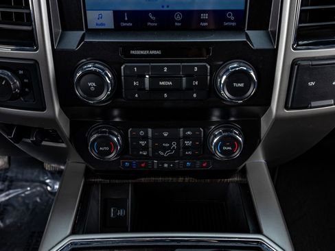 Used 2021 Ford F250 Lariat w/ Lariat Value Package AWD/4WD image 26
