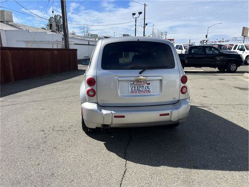 Used 2008 Chevrolet HHR LT image 6