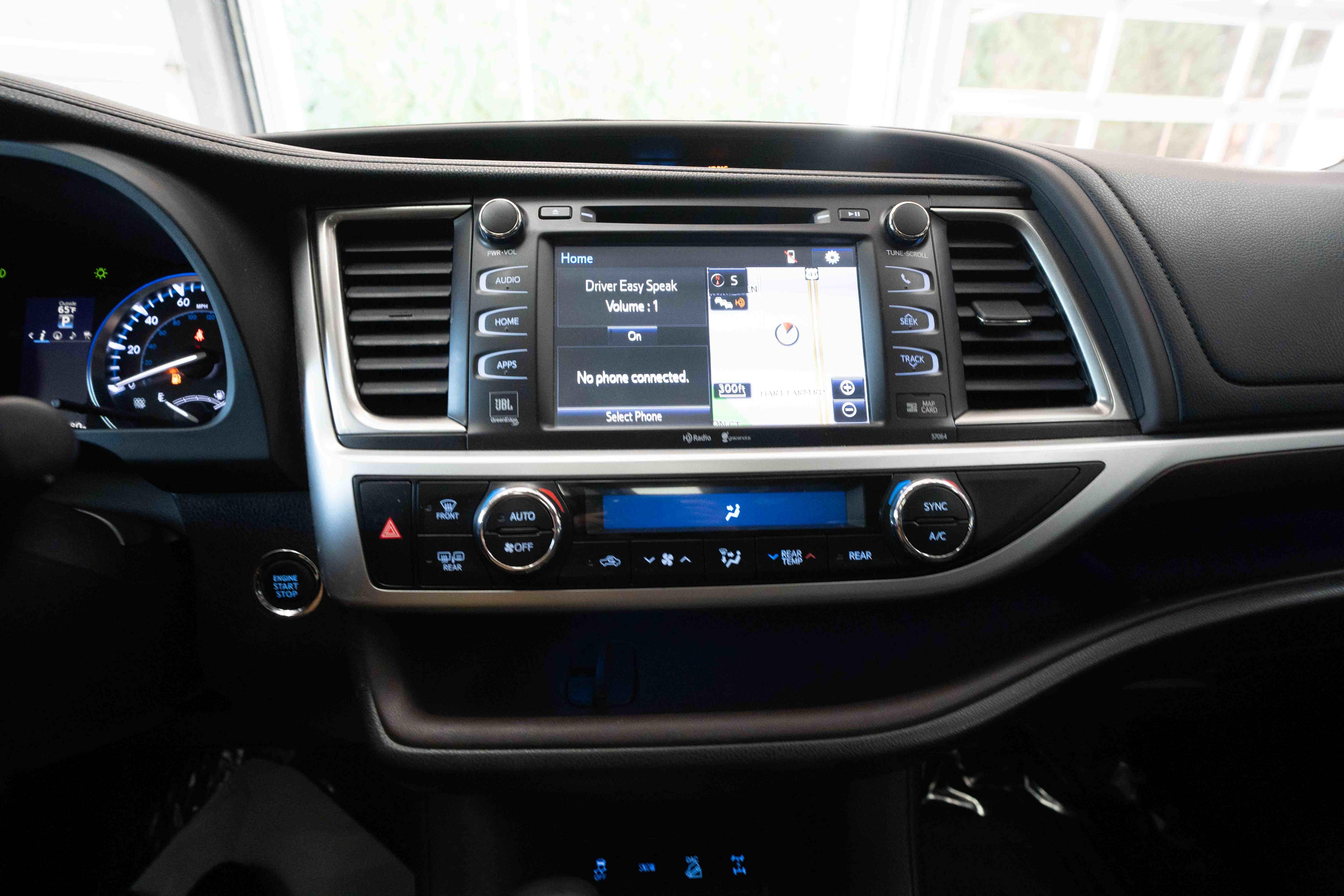 Used 2014 Toyota Highlander Limited Platinum AWD/4WD image 17