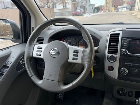 Used 2018 Nissan Frontier SV image 34