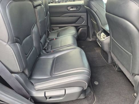 Used 2025 Nissan Armada SV AWD/4WD image 24