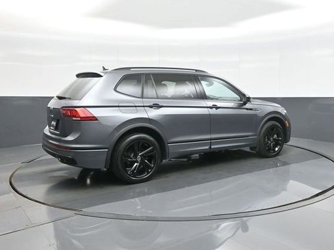 Used 2023 Volkswagen Tiguan SE R-Line FWD image 7