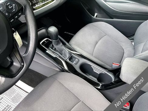 Used 2021 Toyota Corolla LE FWD image 13