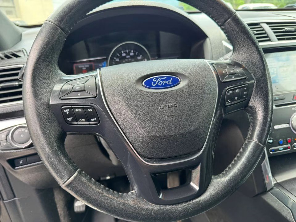 Used 2017 Ford Explorer Limited AWD/4WD image 25