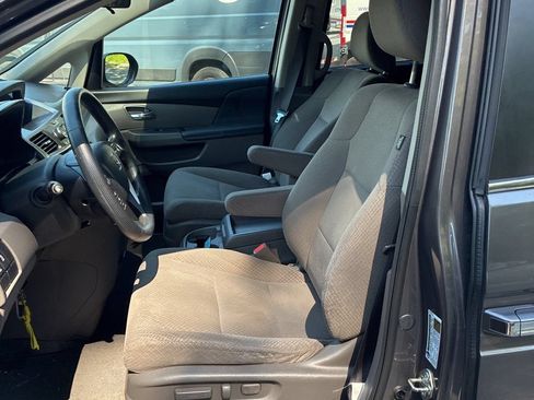 Used 2016 Honda Odyssey SE image 6