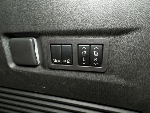 Used 2023 Chevrolet Tahoe RST w/ Luxury Package image 34