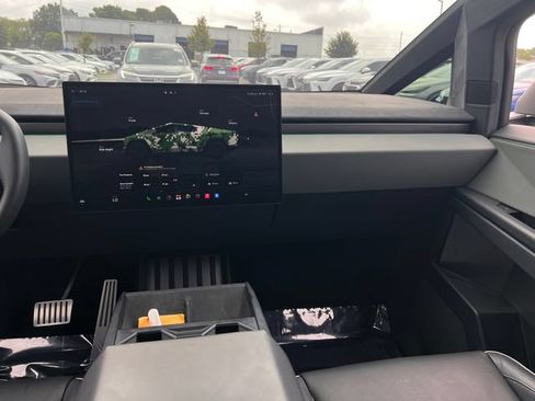 Used 2024 Tesla Cybertruck Cyberbeast AWD/4WD image 13