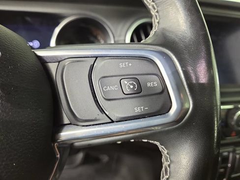 Used 2022 Jeep Wrangler Unlimited Sahara w/ Cold Weather Group AWD/4WD image 24