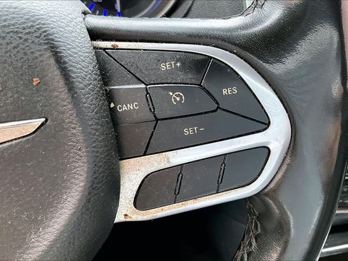 Used 2020 Chrysler 300 Touring w/ Sport Appearance Package RWD image 21