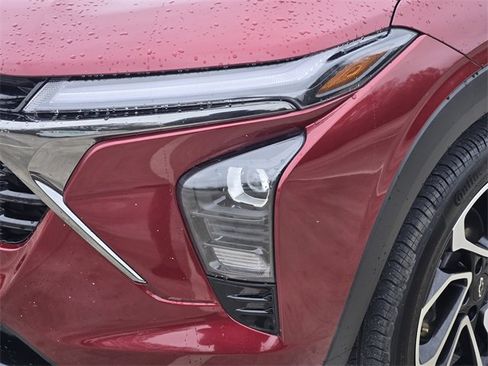 Certified 2024 Chevrolet Trax RS w/ Sunroof Package image 9