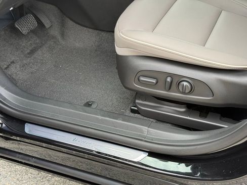 New 2026 Buick Envista Avenir FWD image 17