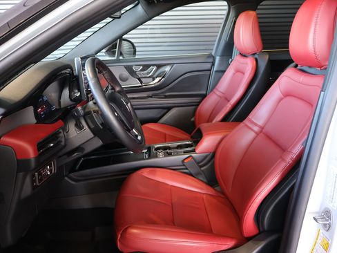 Used 2025 Lincoln Corsair Grand Touring image 21