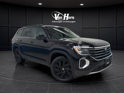 Used 2024 Volkswagen Atlas SE w/ Black Wheel Package AWD/4WD image 1