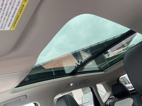 Certified 2025 Volkswagen Taos SEL image 12