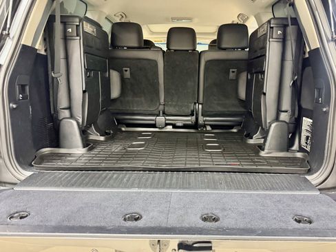 Used 2016 Toyota Land Cruiser image 31