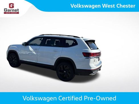 Certified 2024 Volkswagen Atlas SE w/ Panoramic Sunroof Package AWD/4WD image 3