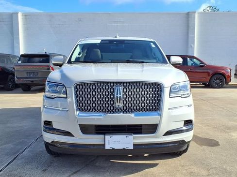 Certified 2022 Lincoln Navigator Reserve AWD/4WD image 19