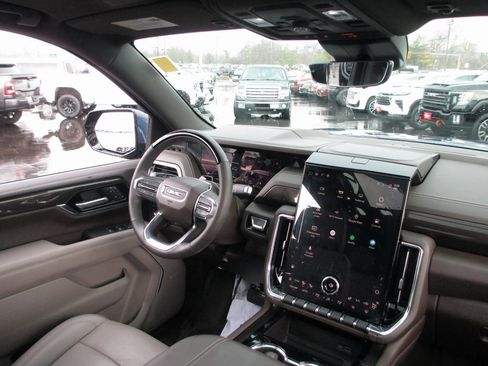 Used 2025 GMC Yukon Elevation w/ Elevation Premium Package image 28