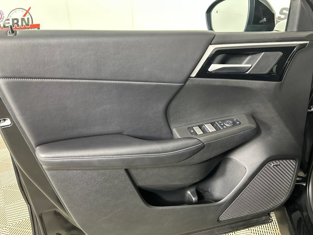 Used 2025 Mitsubishi Outlander SE AWD/4WD image 10