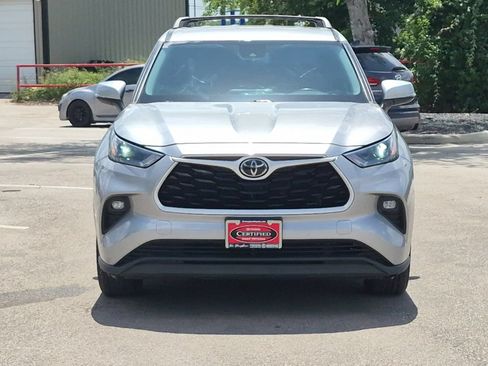 Used 2023 Toyota Highlander LE FWD image 8