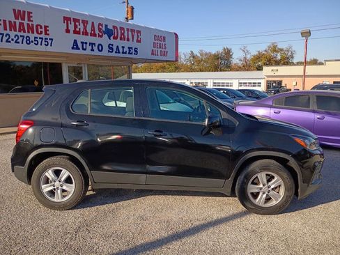 Used 2020 Chevrolet Trax LS image 4