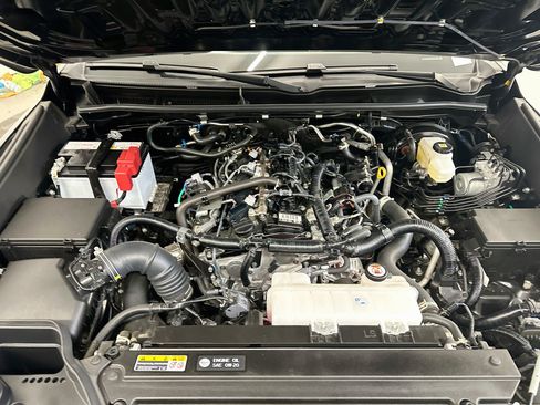 Used 2025 Toyota 4Runner SR5 AWD/4WD image 33