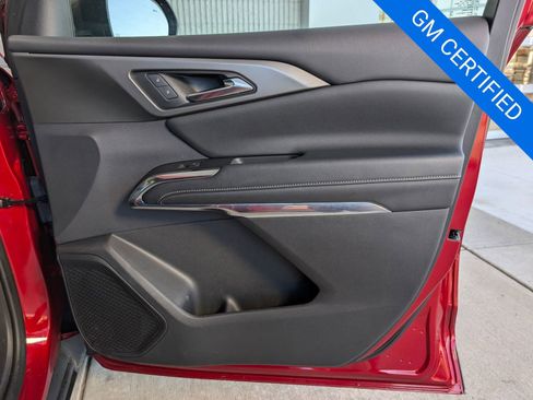 Certified 2025 Chevrolet Traverse LT image 39
