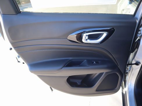 New 2026 Jeep Compass Latitude image 16