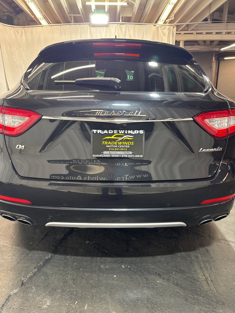 Used 2018 Maserati Levante GranLusso AWD/4WD image 5