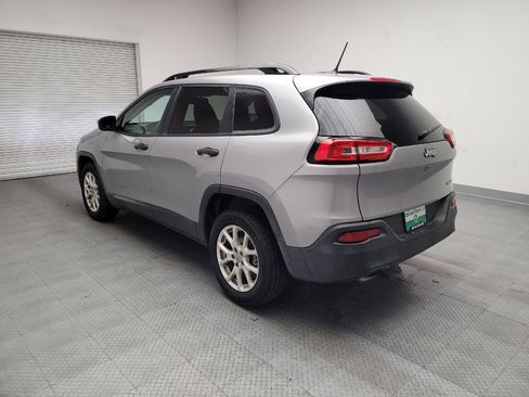 Used 2017 Jeep Cherokee Sport image 5