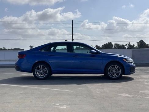 Used 2024 Volkswagen Jetta SE FWD image 30