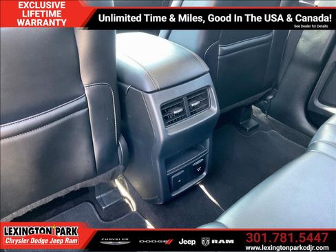 Used 2019 Ford Edge Titanium AWD/4WD image 10