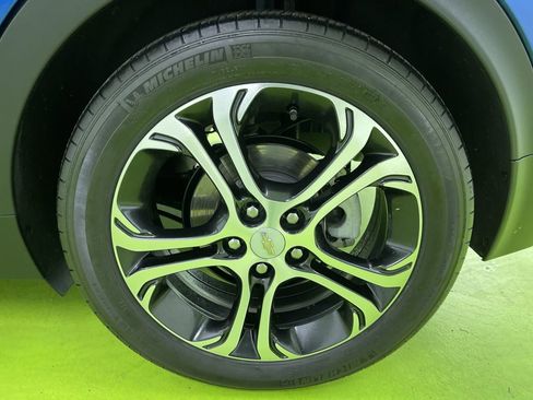 Used 2017 Chevrolet Bolt Premier w/ Driver Confidence II Package image 14