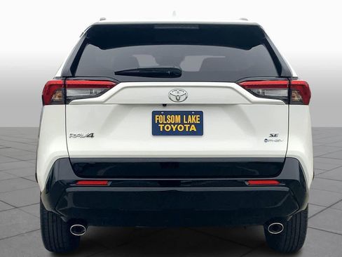 New 2025 Toyota RAV4 SE image 4