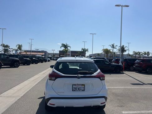 Used 2024 Nissan Kicks S FWD image 7