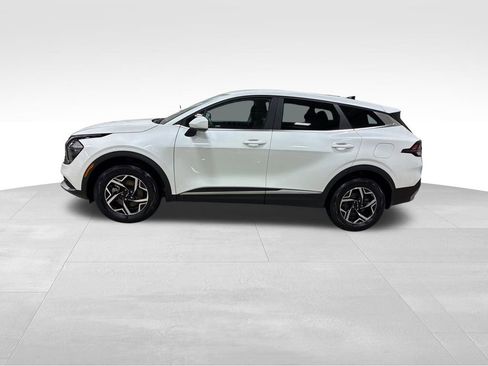 Certified 2023 Kia Sportage LX image 4