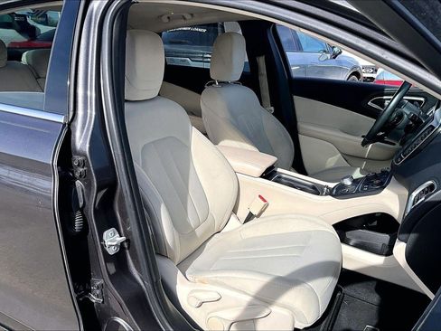 Used 2016 Chrysler 200 Limited w/ Anniversary Edition image 7
