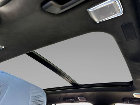 New 2026 Cadillac Vistiq Premium Luxury image 8