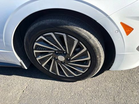 Used 2022 Hyundai Sonata Limited FWD image 2