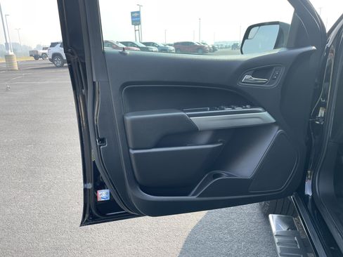 Used 2022 Chevrolet Colorado LT w/ Luxury Package AWD/4WD image 18