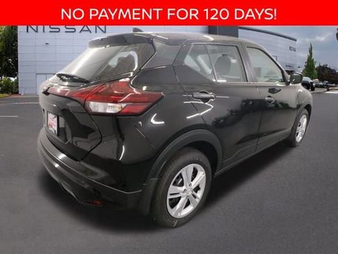 New 2025 Nissan Kicks Play S image 2