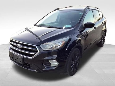 Used 2017 Ford Escape SE w/ SE Sport Appearance Package AWD/4WD image 1