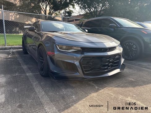 Used 2019 Chevrolet Camaro ZL1 RWD image 1