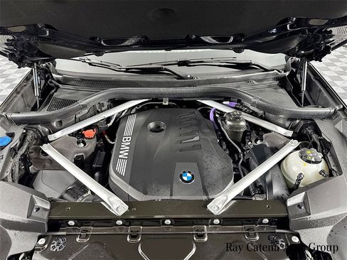 Used 2024 BMW X7 xDrive40i image 33