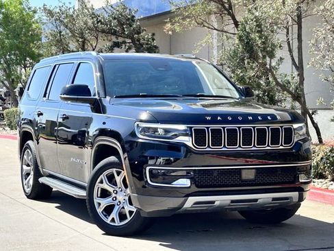 Used 2022 Jeep Wagoneer Series II image 2