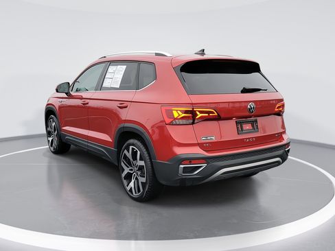 Used 2022 Volkswagen Taos SEL w/ Panoramic Sunroof Package image 4