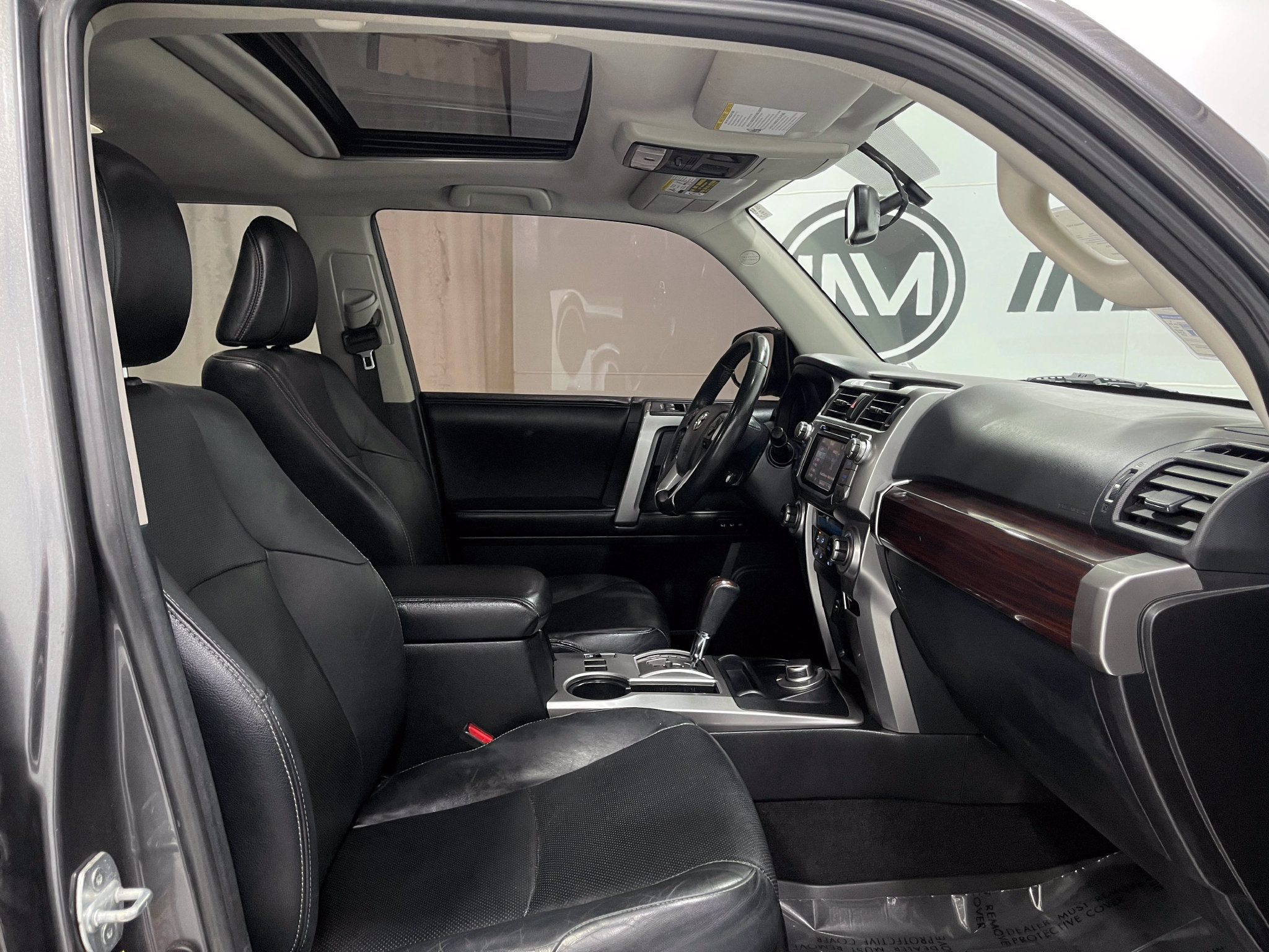Used 2015 Toyota 4Runner Limited AWD/4WD image 34